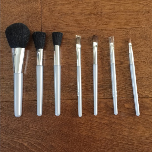 Makeup brushes - Picture 1 of 4
